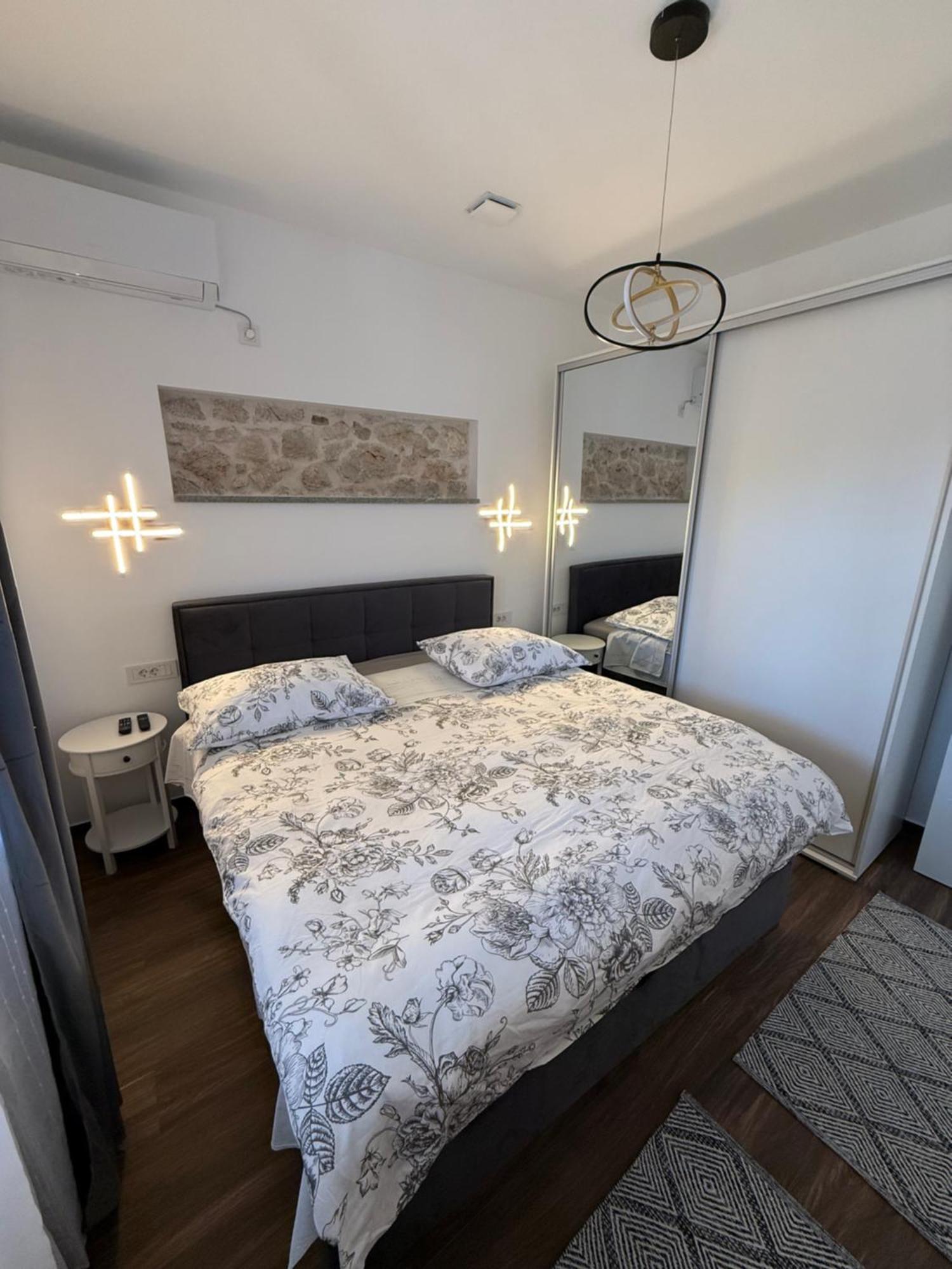 Apartment Batinica ชิเบนิก ภายนอก รูปภาพ