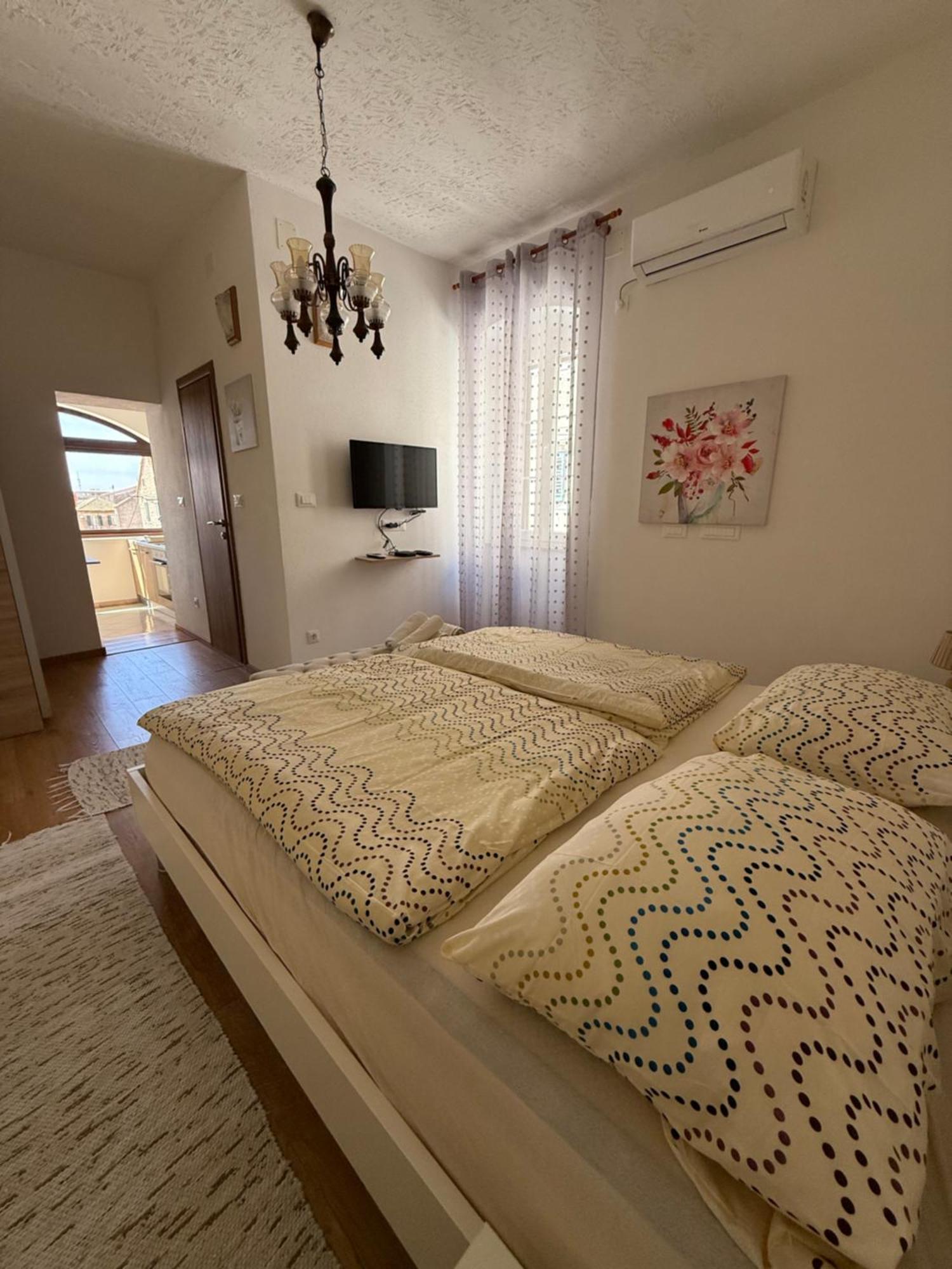 Apartment Batinica ชิเบนิก ภายนอก รูปภาพ