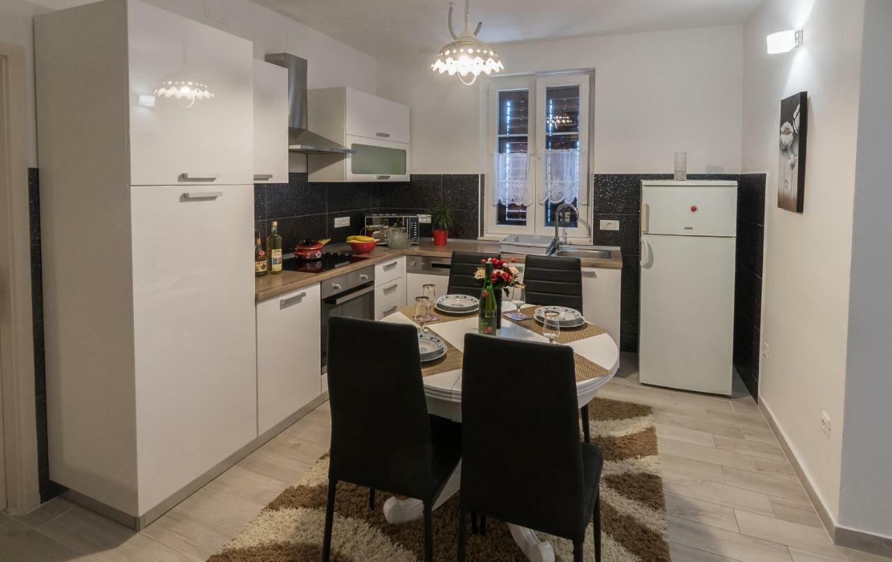 Apartment Batinica ชิเบนิก ภายนอก รูปภาพ