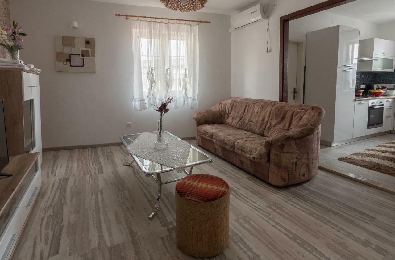 Apartment Batinica ชิเบนิก ภายนอก รูปภาพ