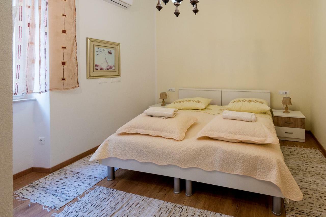 Apartment Batinica ชิเบนิก ภายนอก รูปภาพ